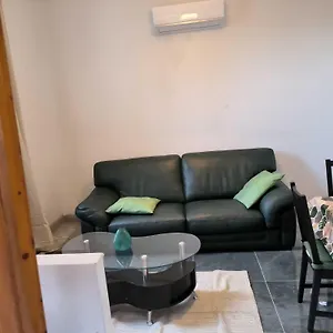  Appartement Pavillon Sur Cour 2 étage Avec Escalier Colimaçon 5 Mn Paris